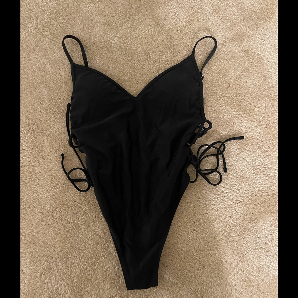 Abercrombie & Fitch Black One Piece Swimsuit